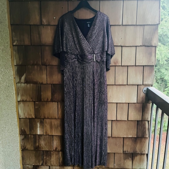 R&M Richards 18 Long Metallic Pleated Capelet Dress W/Mock Surplus Ruched Waist - Picture 5 of 15